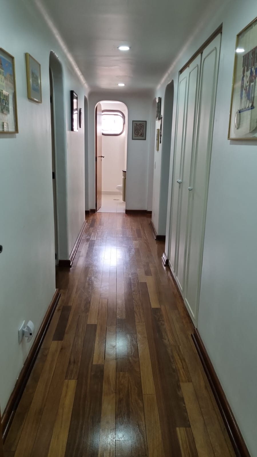 Apartamento à venda com 3 quartos, 195m² - Foto 9