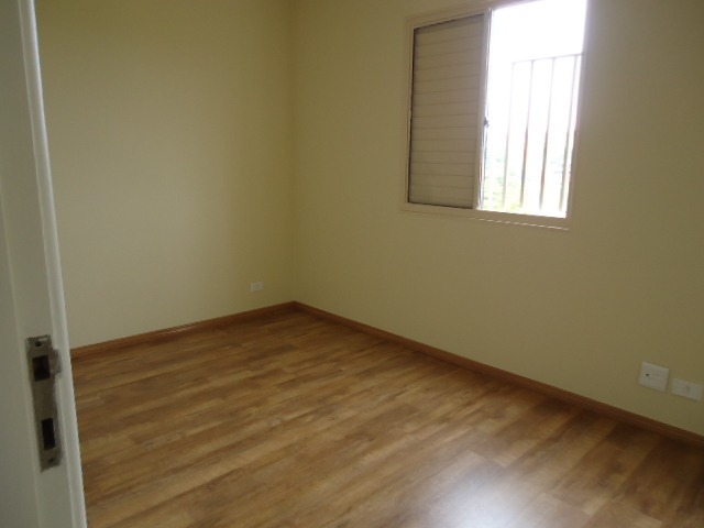 Apartamento à venda com 3 quartos, 77m² - Foto 3