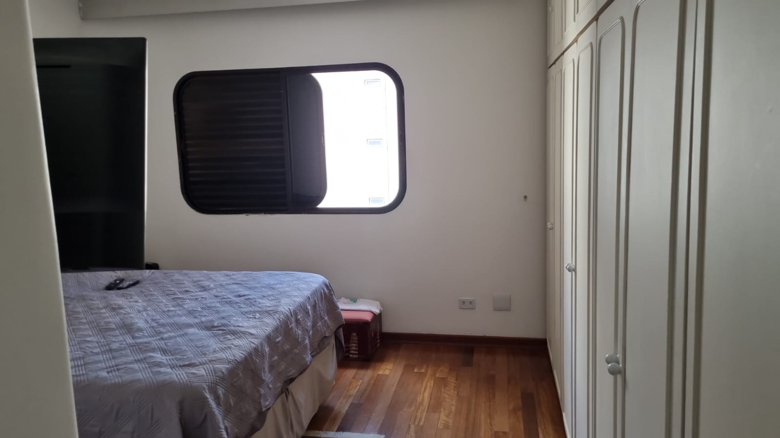 Apartamento à venda com 3 quartos, 195m² - Foto 2