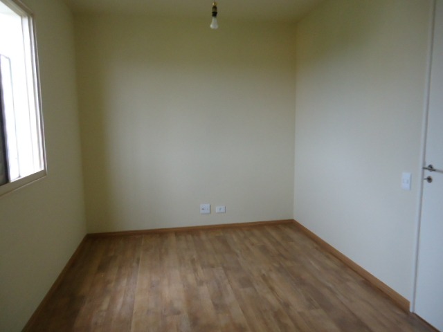 Apartamento à venda com 3 quartos, 77m² - Foto 2