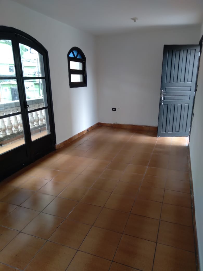 Casa à venda com 3 quartos, 150m² - Foto 1