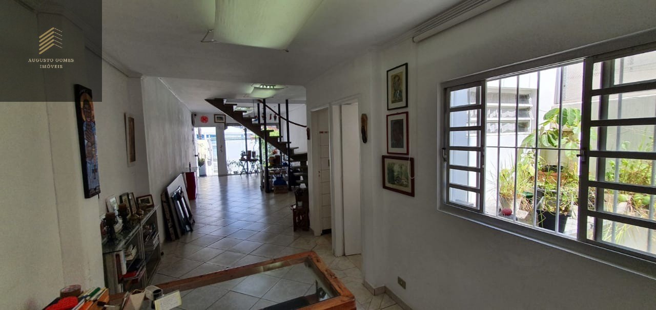 Casa à venda com 3 quartos, 173m² - Foto 1