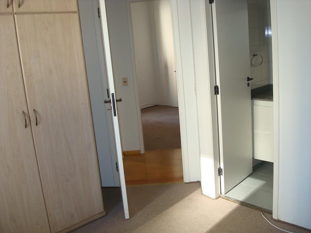 Apartamento à venda com 3 quartos, 75m² - Foto 4