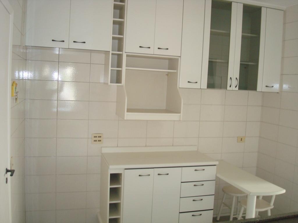 Apartamento à venda com 3 quartos, 75m² - Foto 3