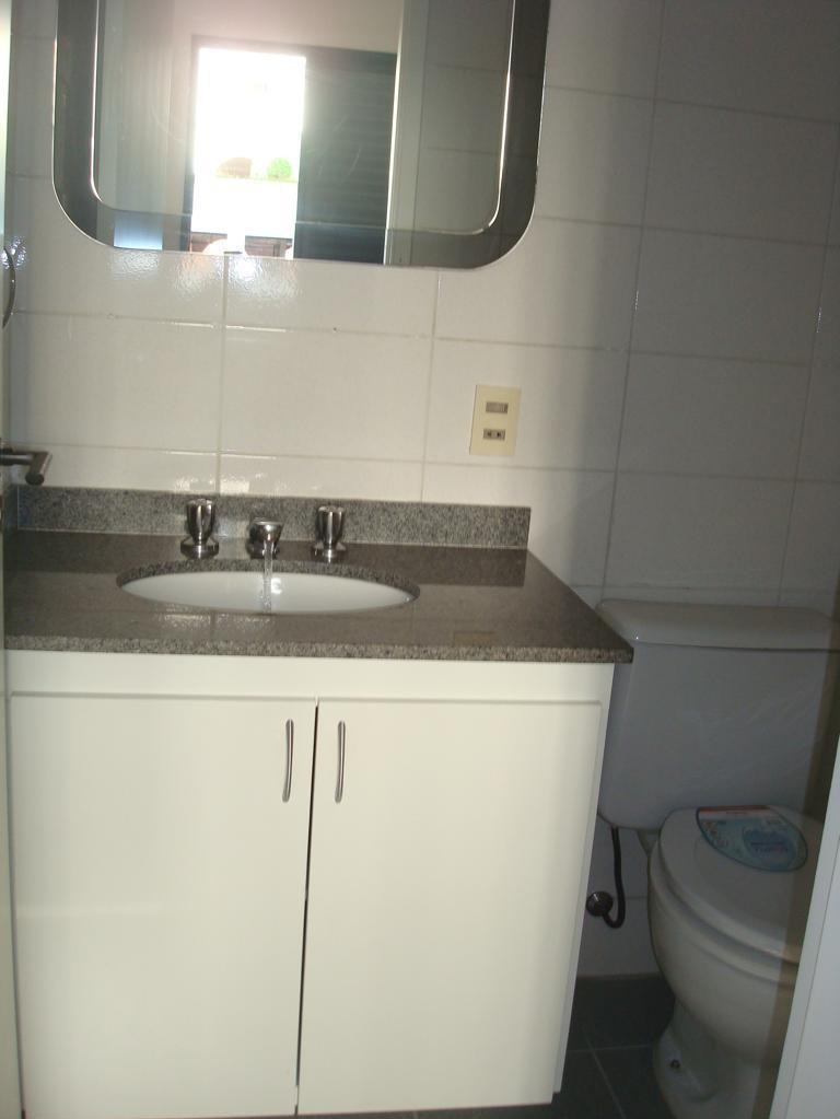 Apartamento à venda com 3 quartos, 75m² - Foto 2