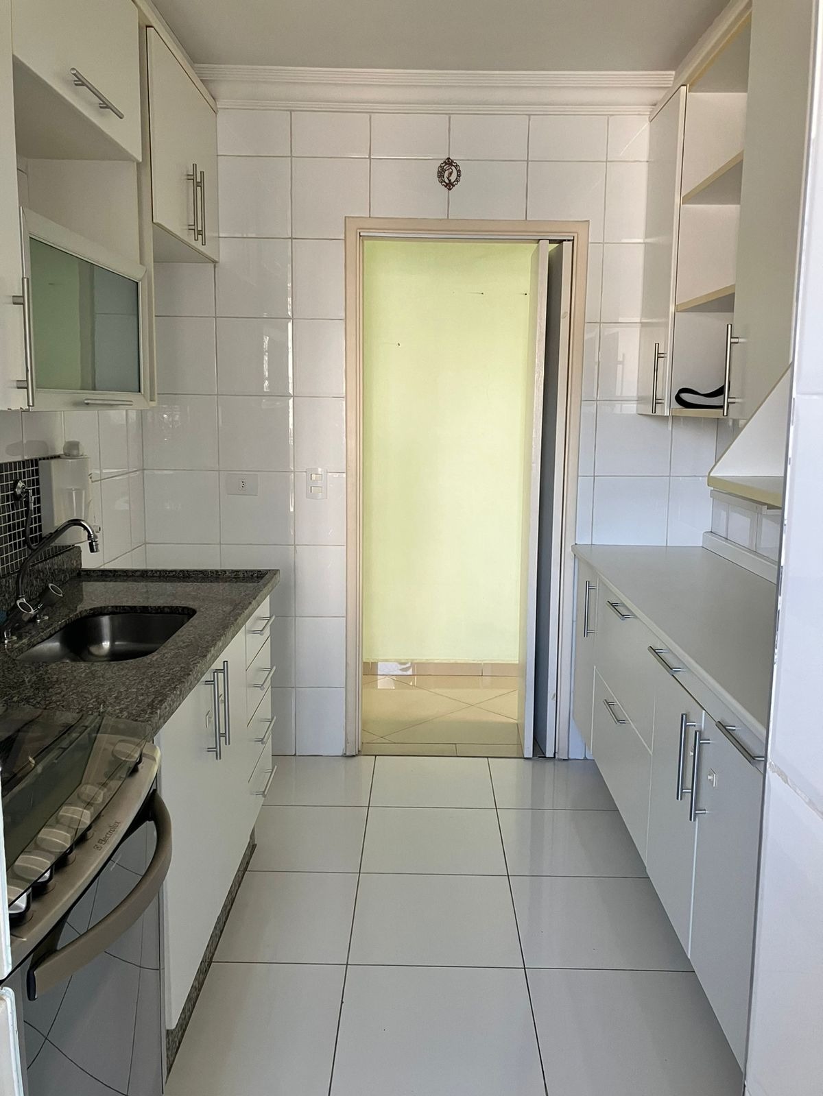 Apartamento à venda com 3 quartos, 70m² - Foto 2