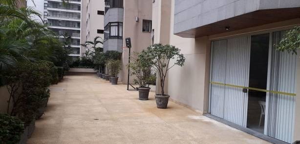 Apartamento à venda com 4 quartos, 198m² - Foto 2