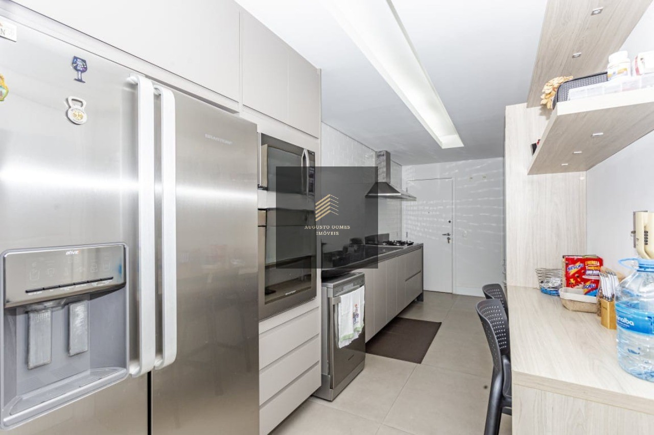 Apartamento à venda com 3 quartos, 156m² - Foto 7