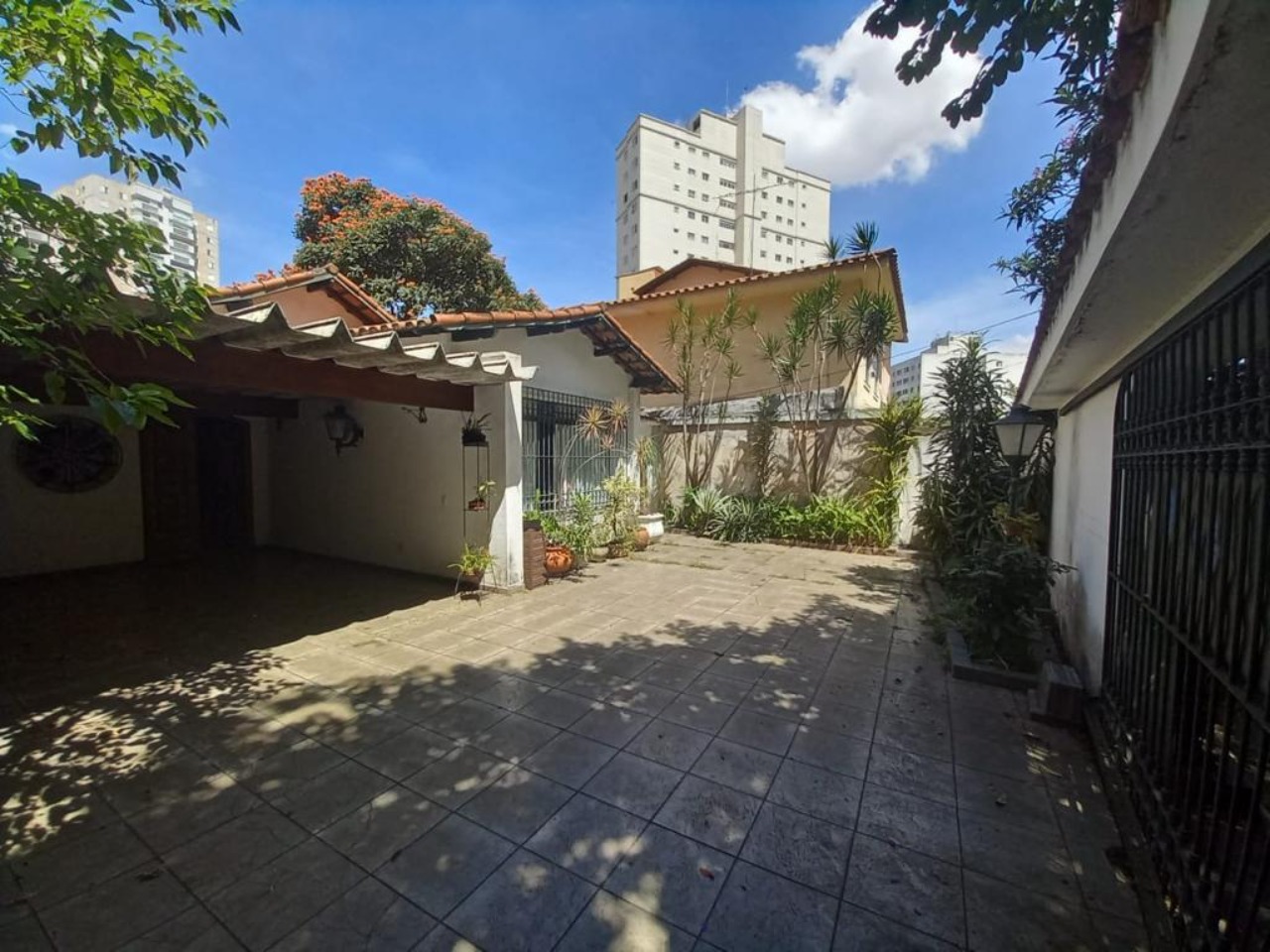 Casa à venda com 4 quartos, 300m² - Foto 12