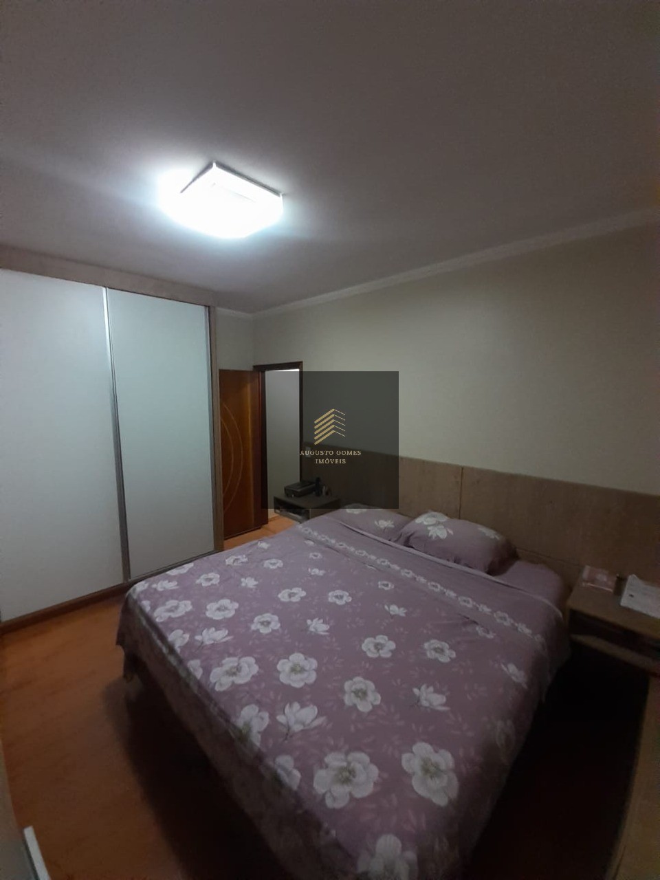 Casa à venda com 4 quartos, 250m² - Foto 15