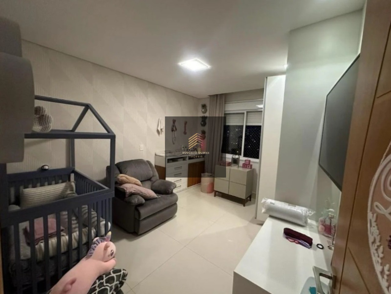 Apartamento à venda com 3 quartos, 160m² - Foto 2