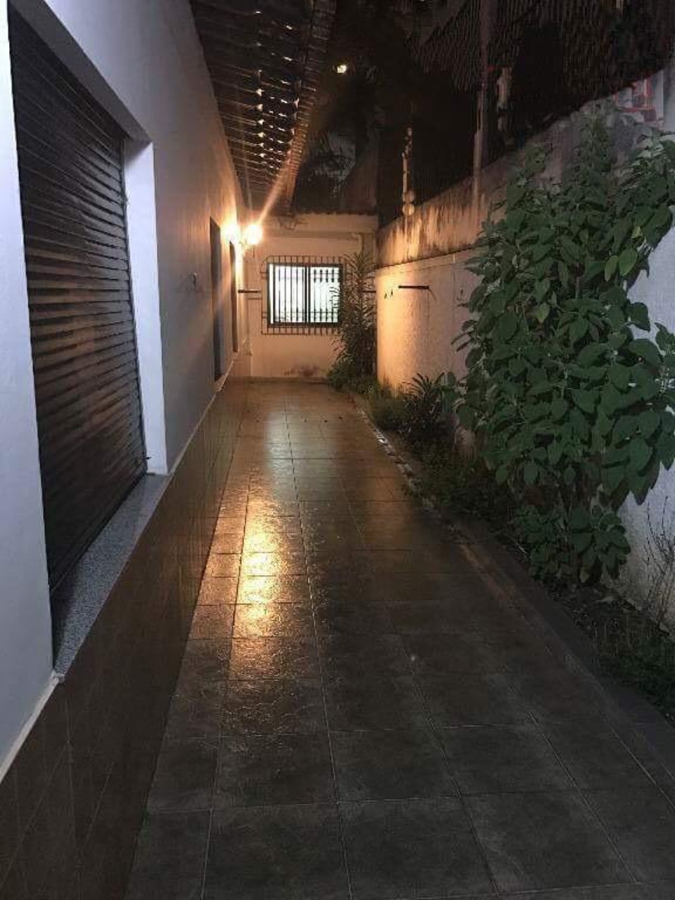 Casa à venda com 4 quartos, 300m² - Foto 1