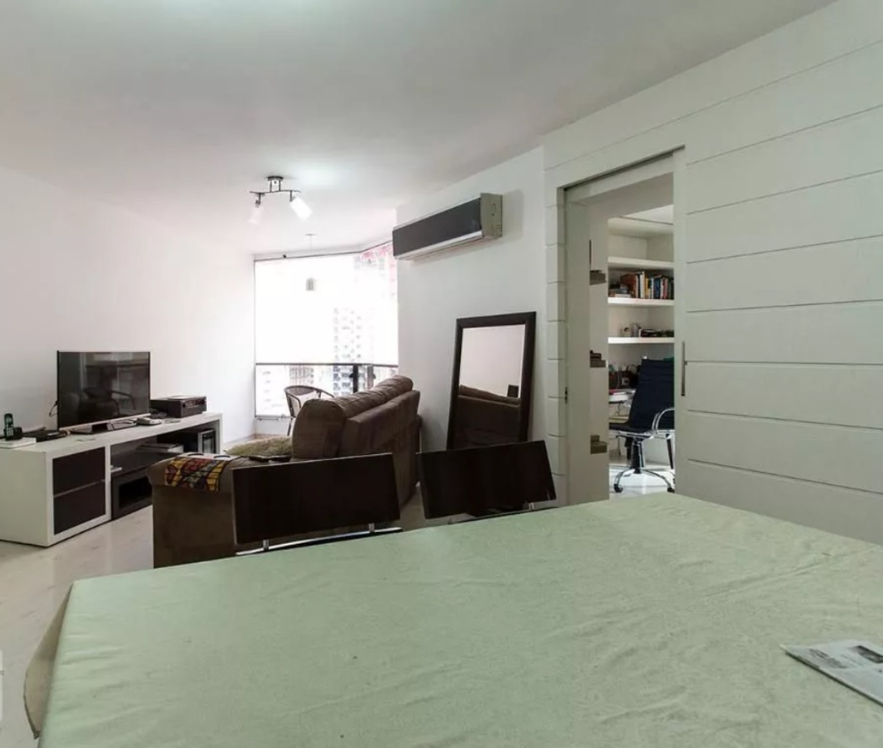 Apartamento à venda com 3 quartos, 105m² - Foto 4