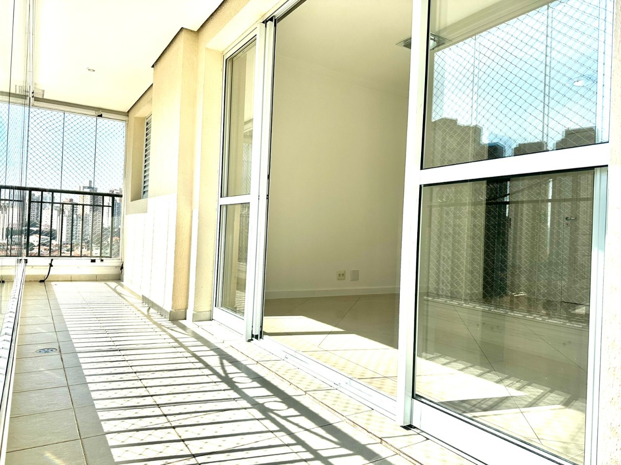 Apartamento à venda com 3 quartos, 104m² - Foto 4