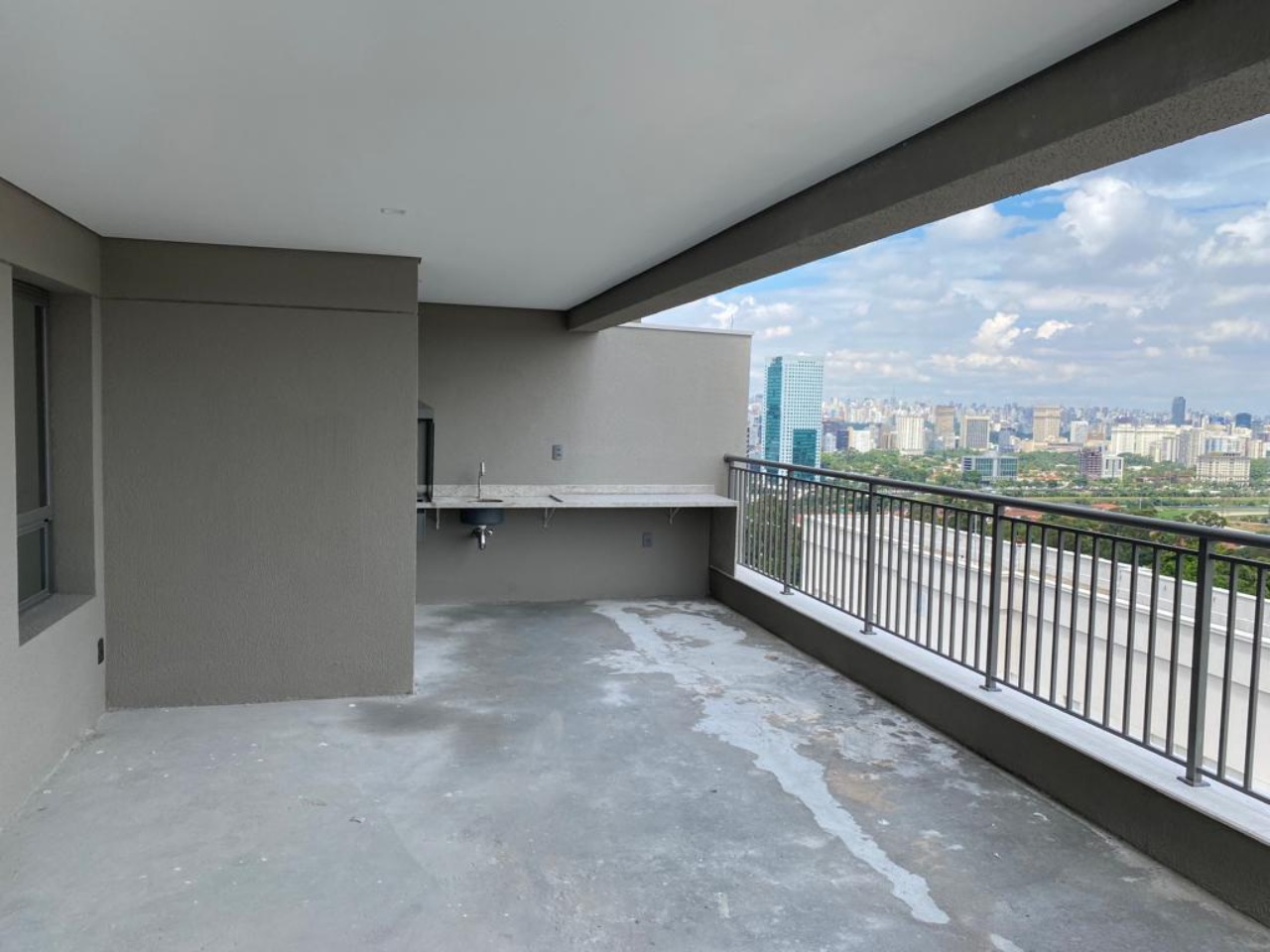 Apartamento à venda com 3 quartos, 266m² - Foto 1