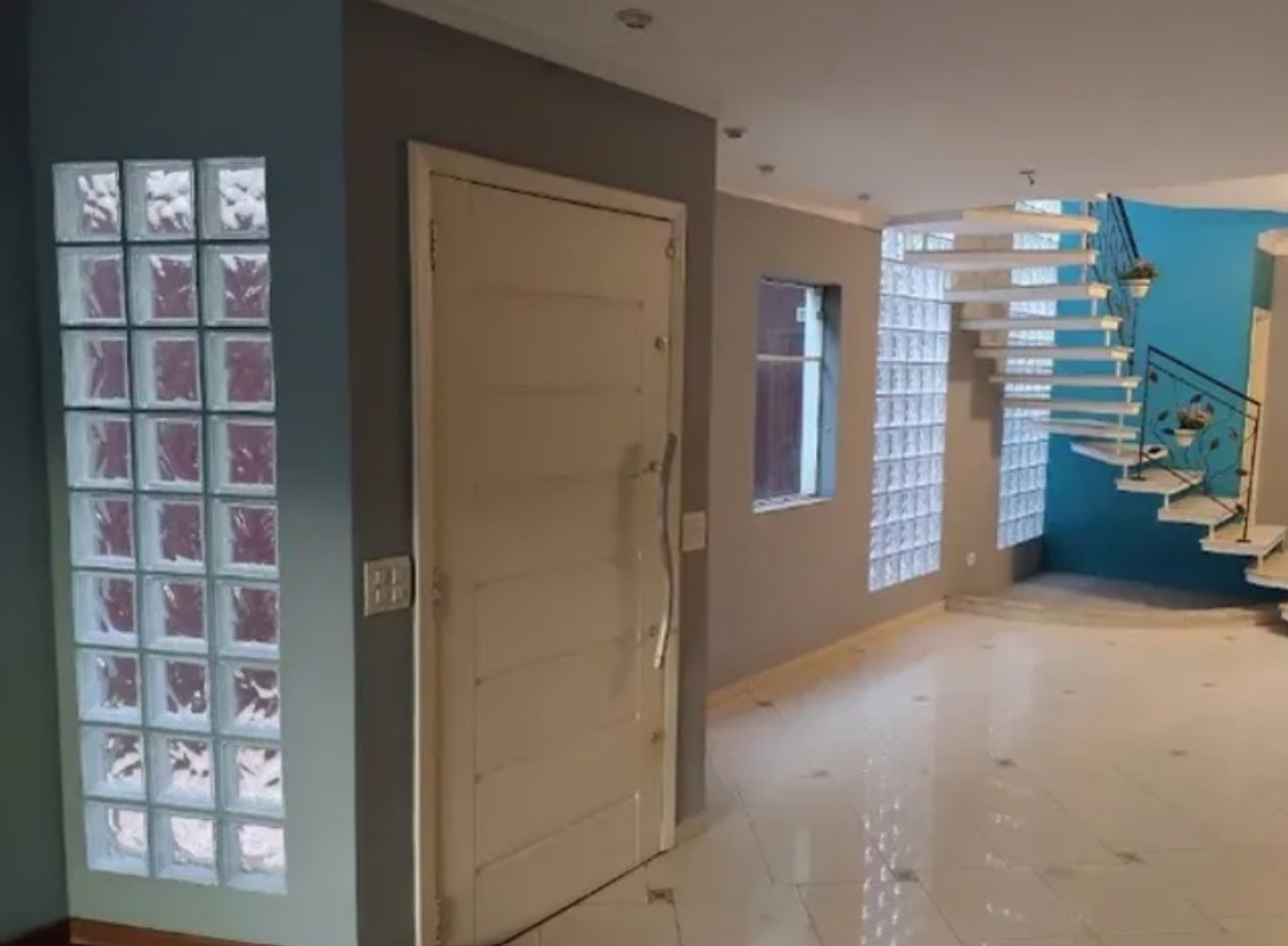 Casa à venda com 3 quartos, 283m² - Foto 3