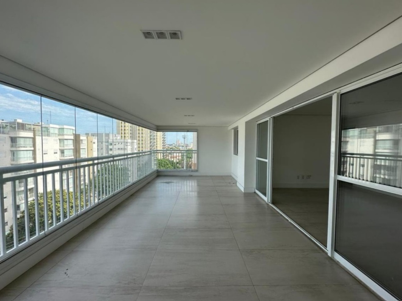 Apartamento à venda com 3 quartos, 143m² - Foto 6