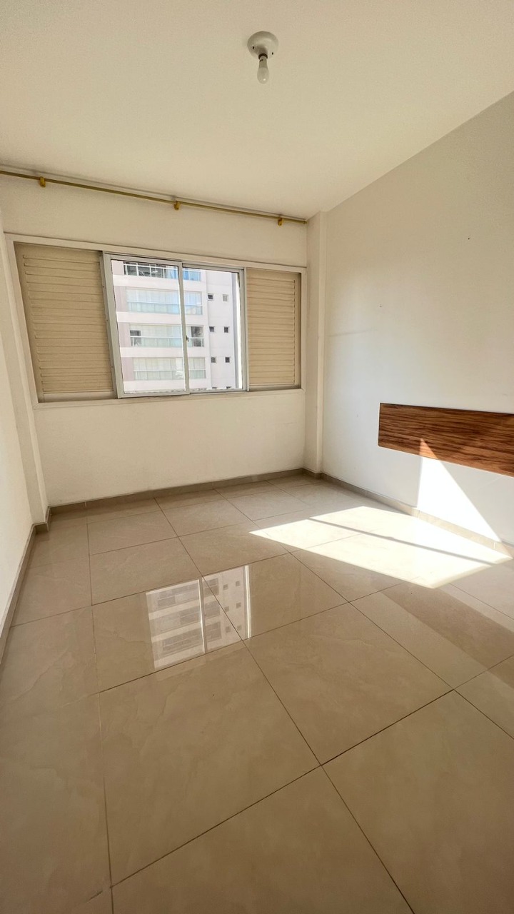 Apartamento à venda com 2 quartos, 78m² - Foto 3