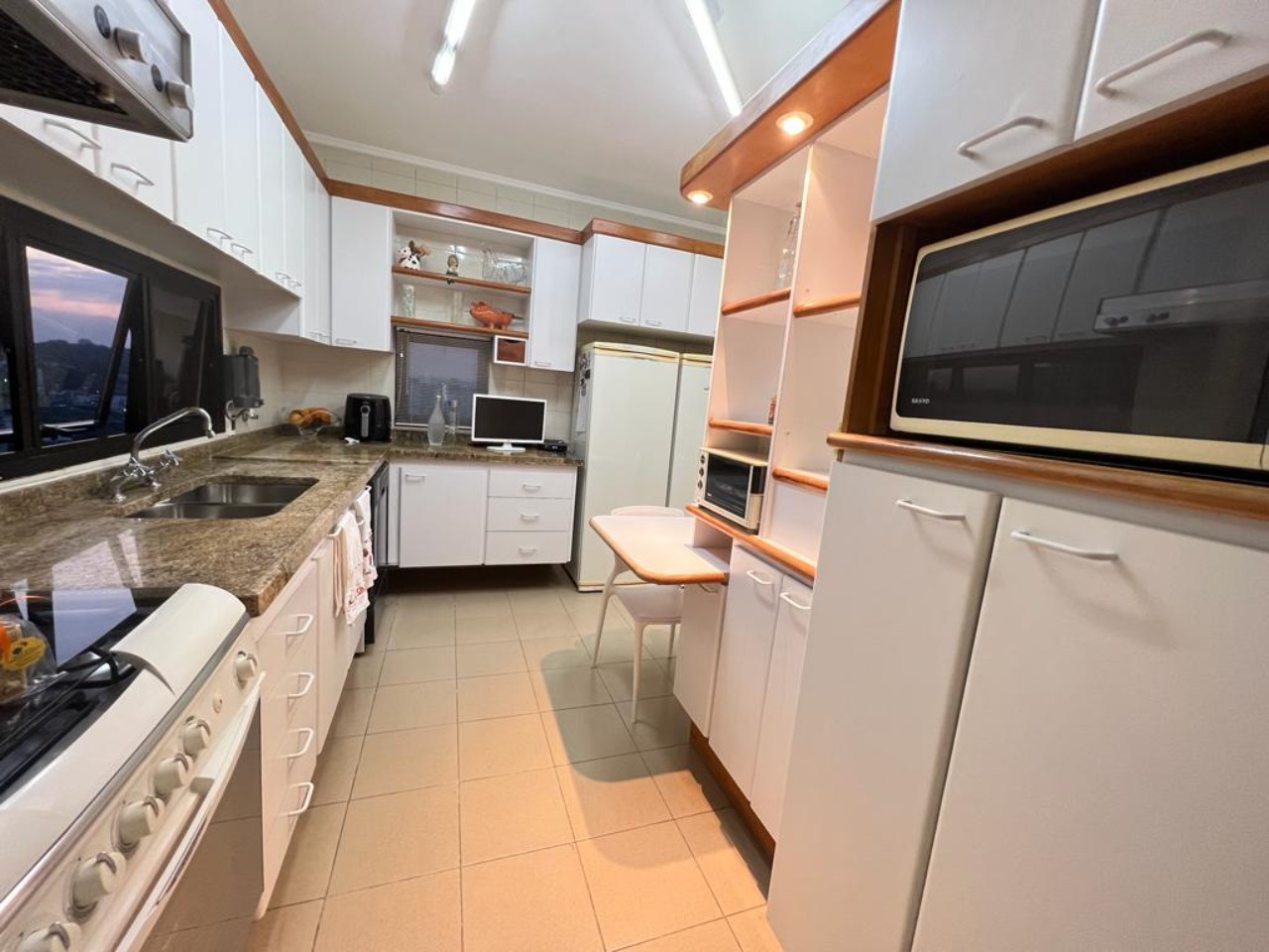 Apartamento à venda com 3 quartos, 156m² - Foto 14