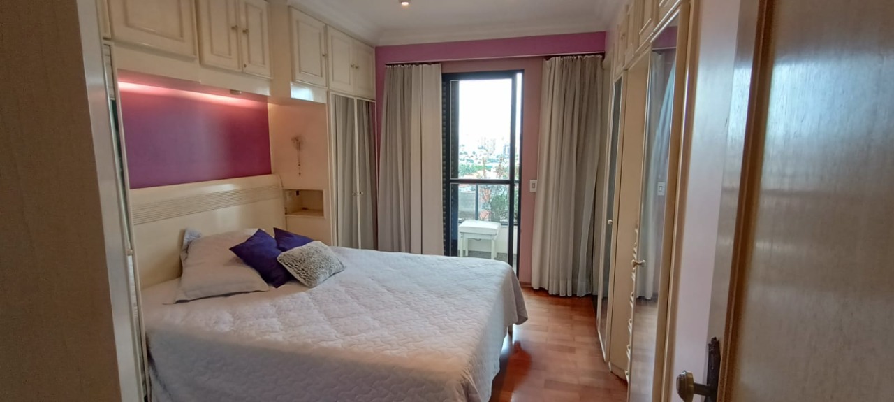 Apartamento à venda com 4 quartos, 200m² - Foto 17