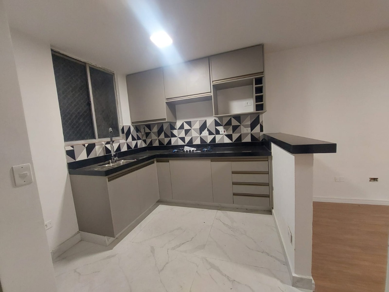 Apartamento à venda com 2 quartos, 51m² - Foto 1