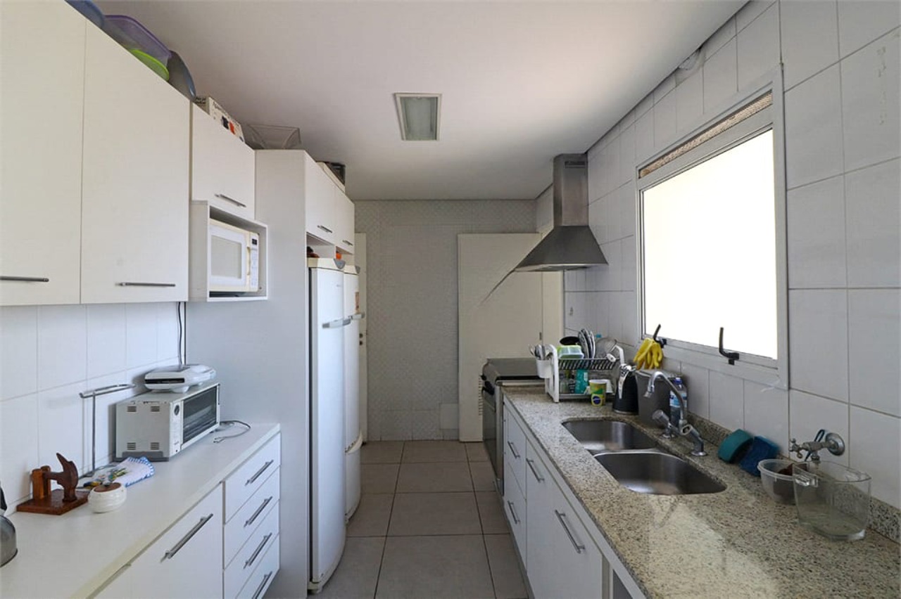 Apartamento à venda com 3 quartos, 170m² - Foto 9