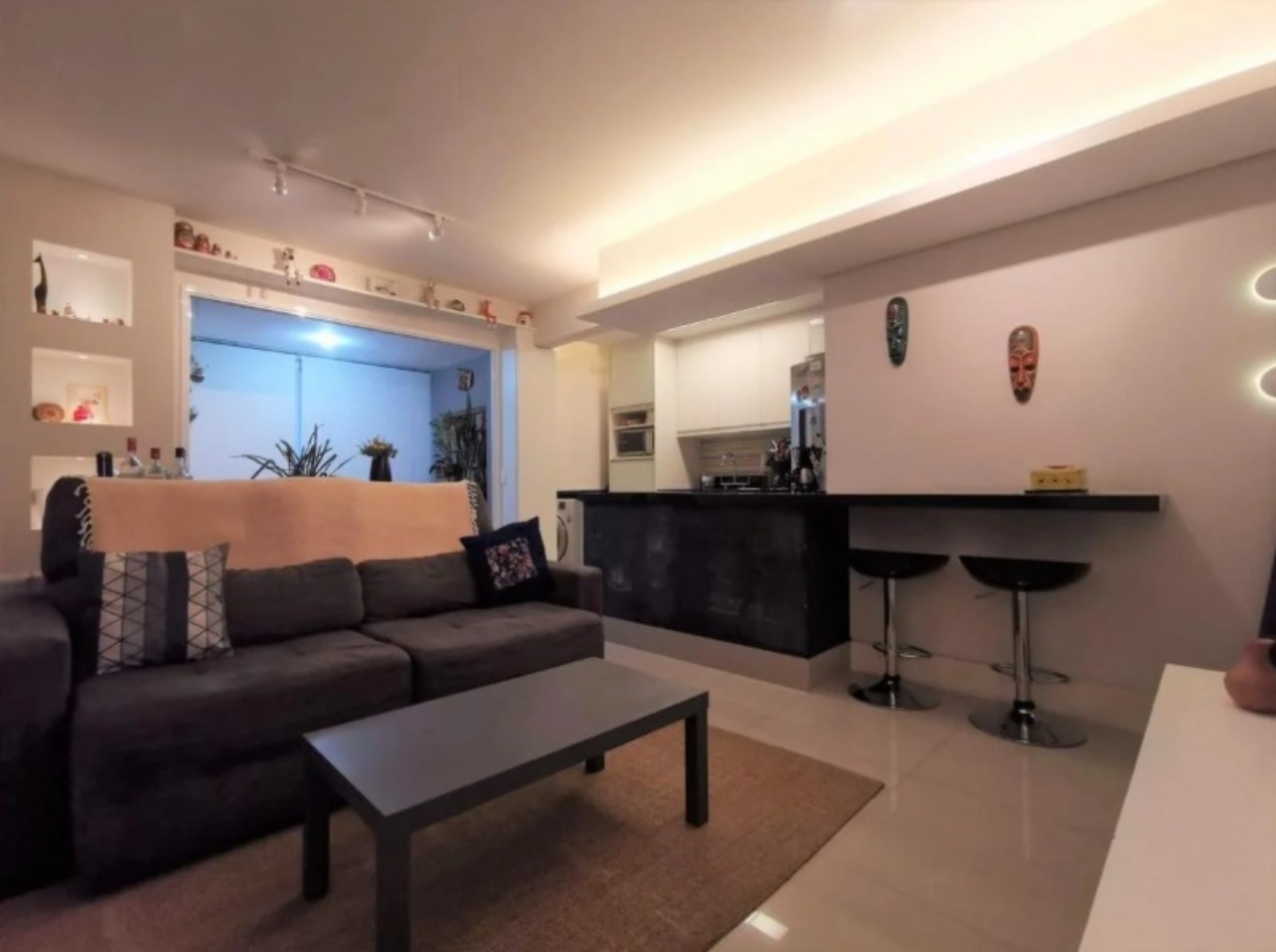 Apartamento à venda com 2 quartos, 65m² - Foto 1