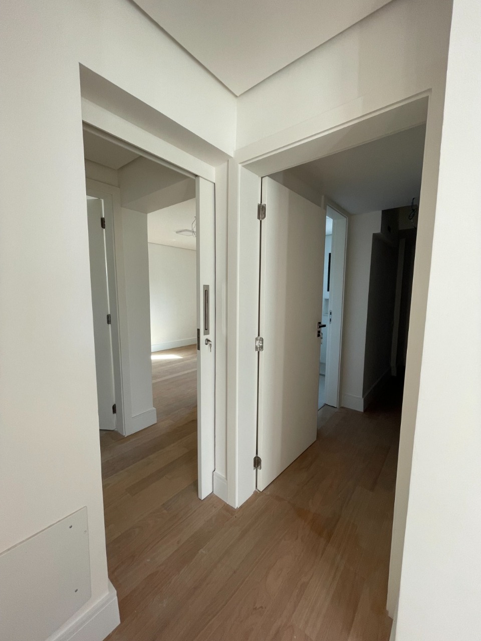 Apartamento à venda com 3 quartos, 220m² - Foto 2