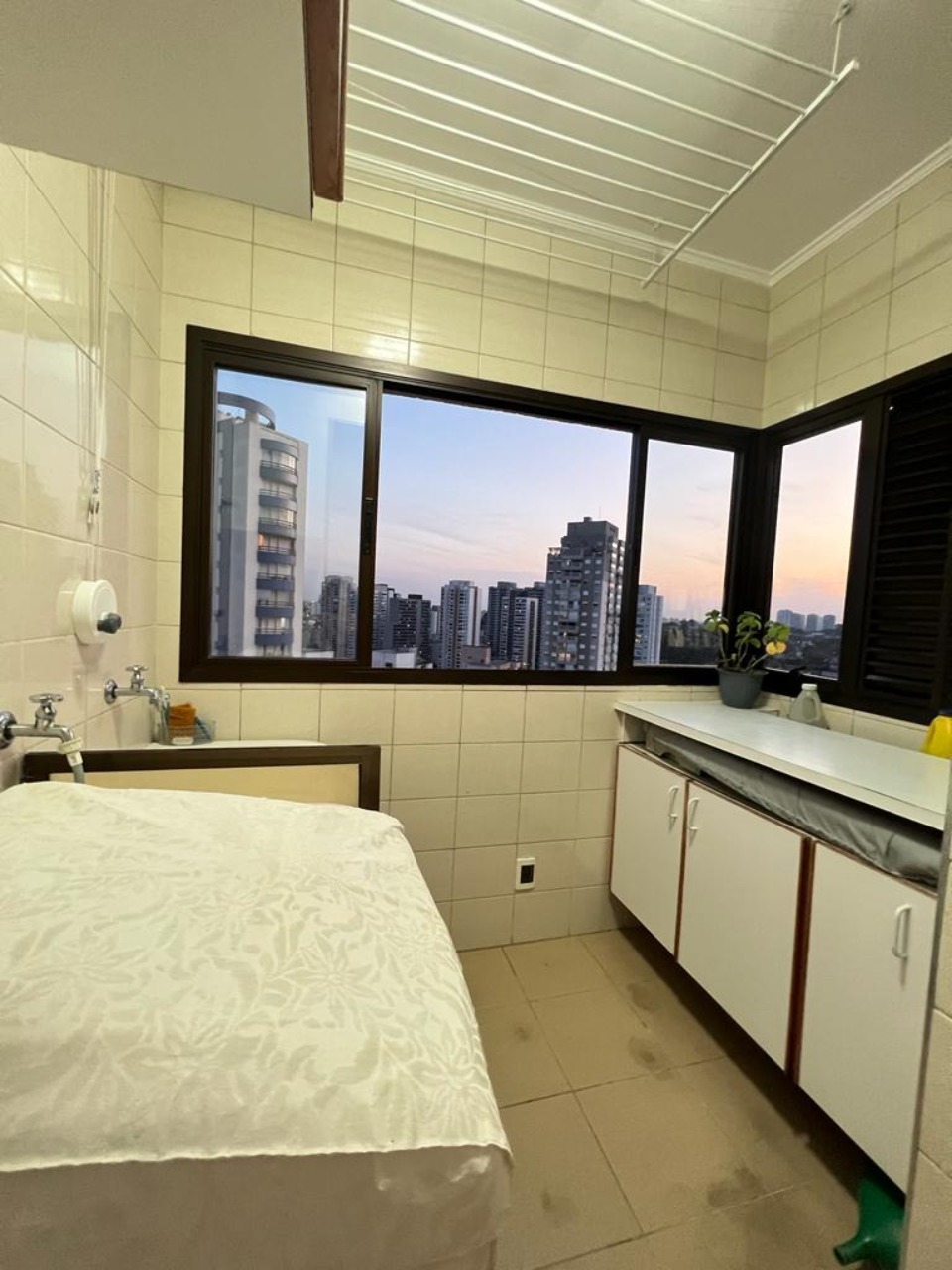 Apartamento à venda com 3 quartos, 156m² - Foto 6