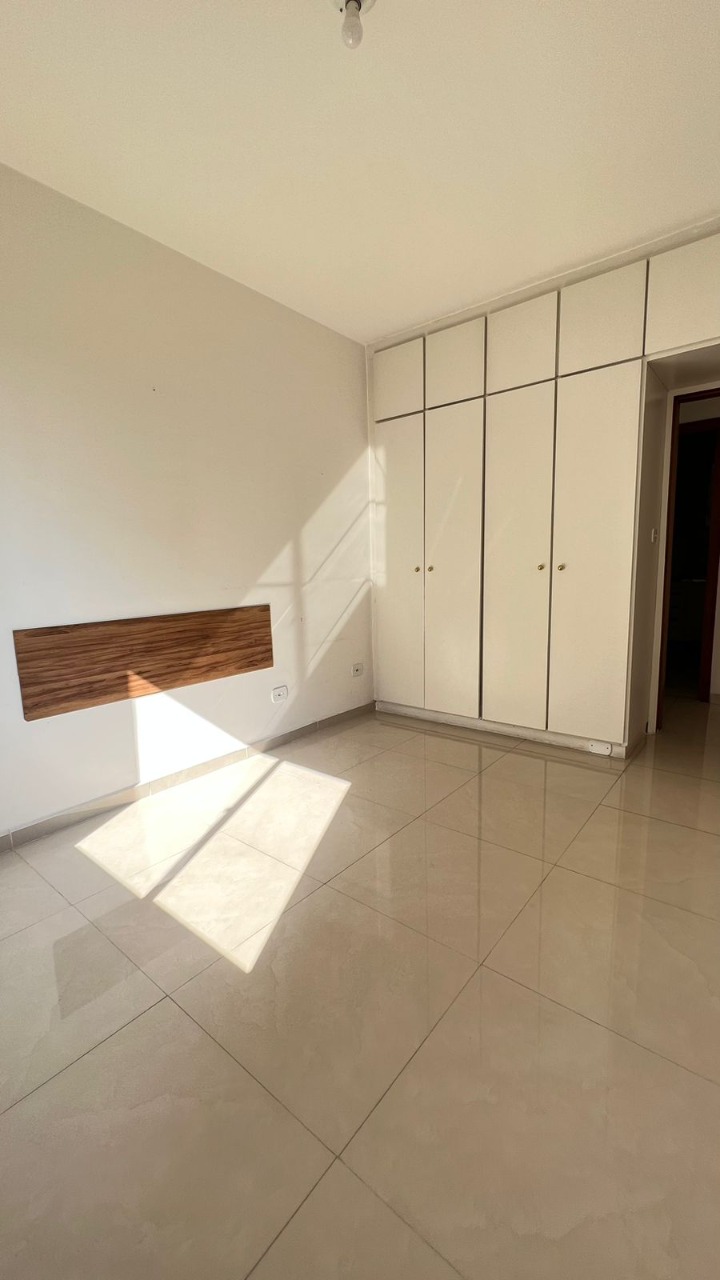 Apartamento à venda com 2 quartos, 78m² - Foto 4