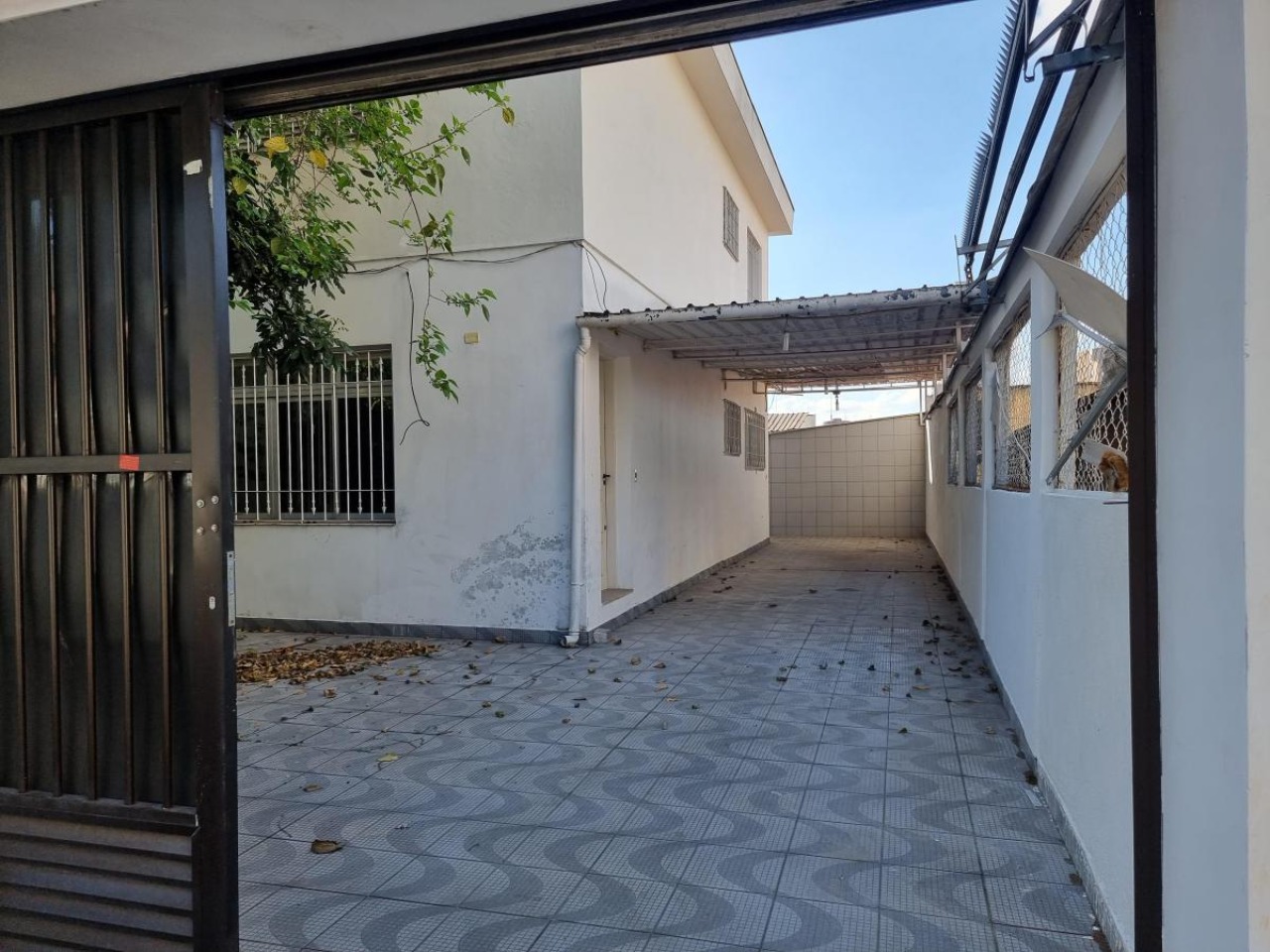 Casa à venda com 3 quartos, 252m² - Foto 1