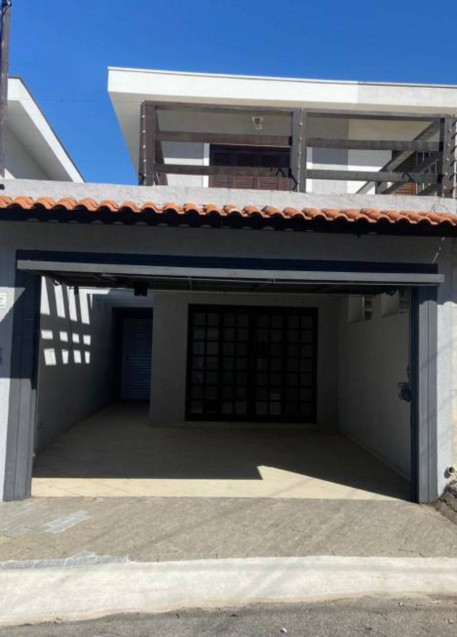 Casa à venda com 3 quartos, 200m² - Foto 1