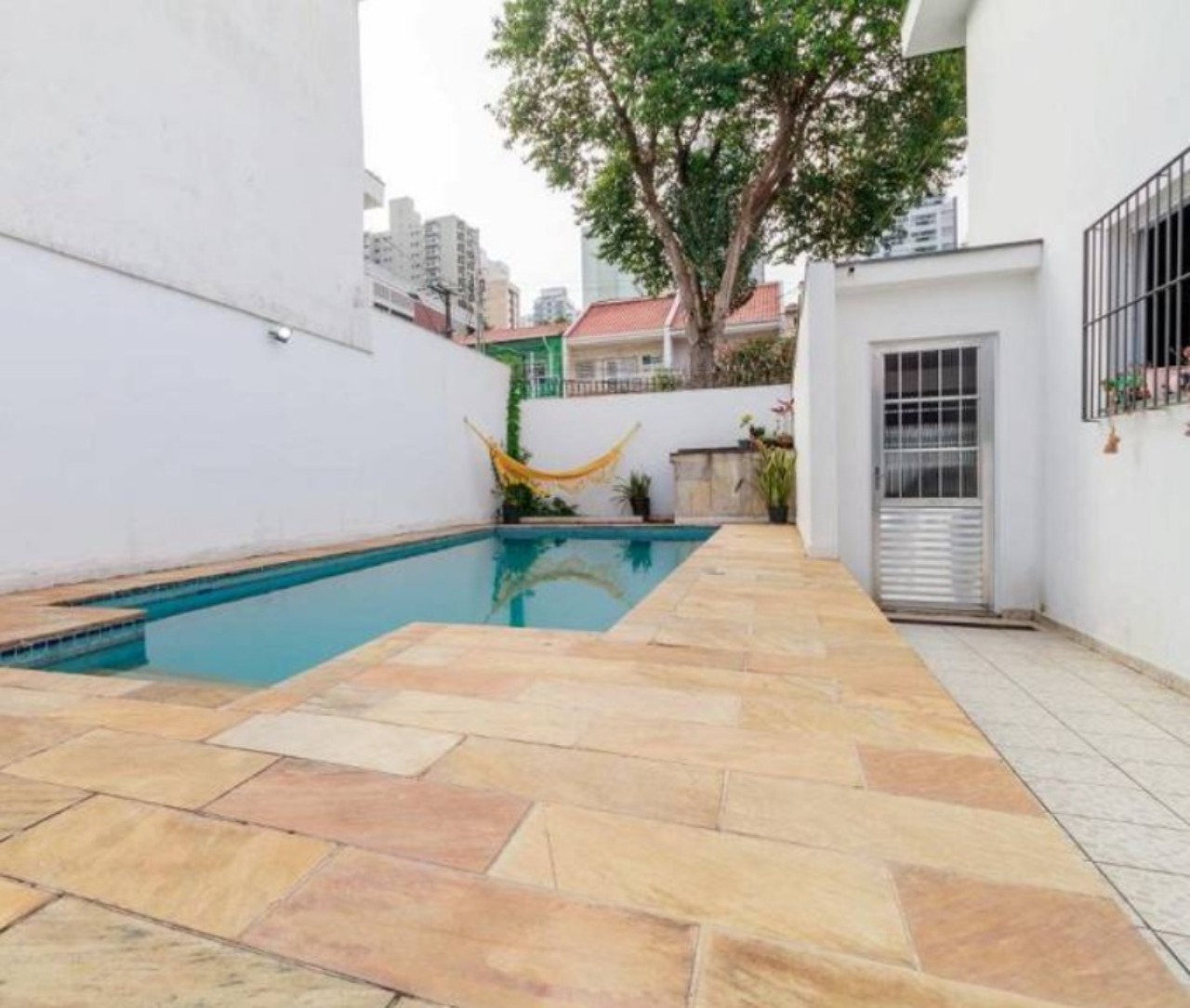 Casa à venda com 3 quartos, 265m² - Foto 1