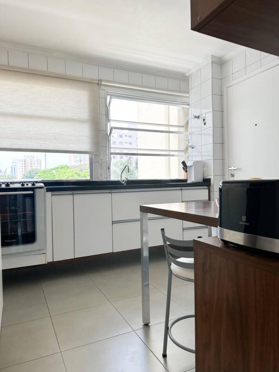 Apartamento à venda com 3 quartos, 85m² - Foto 3