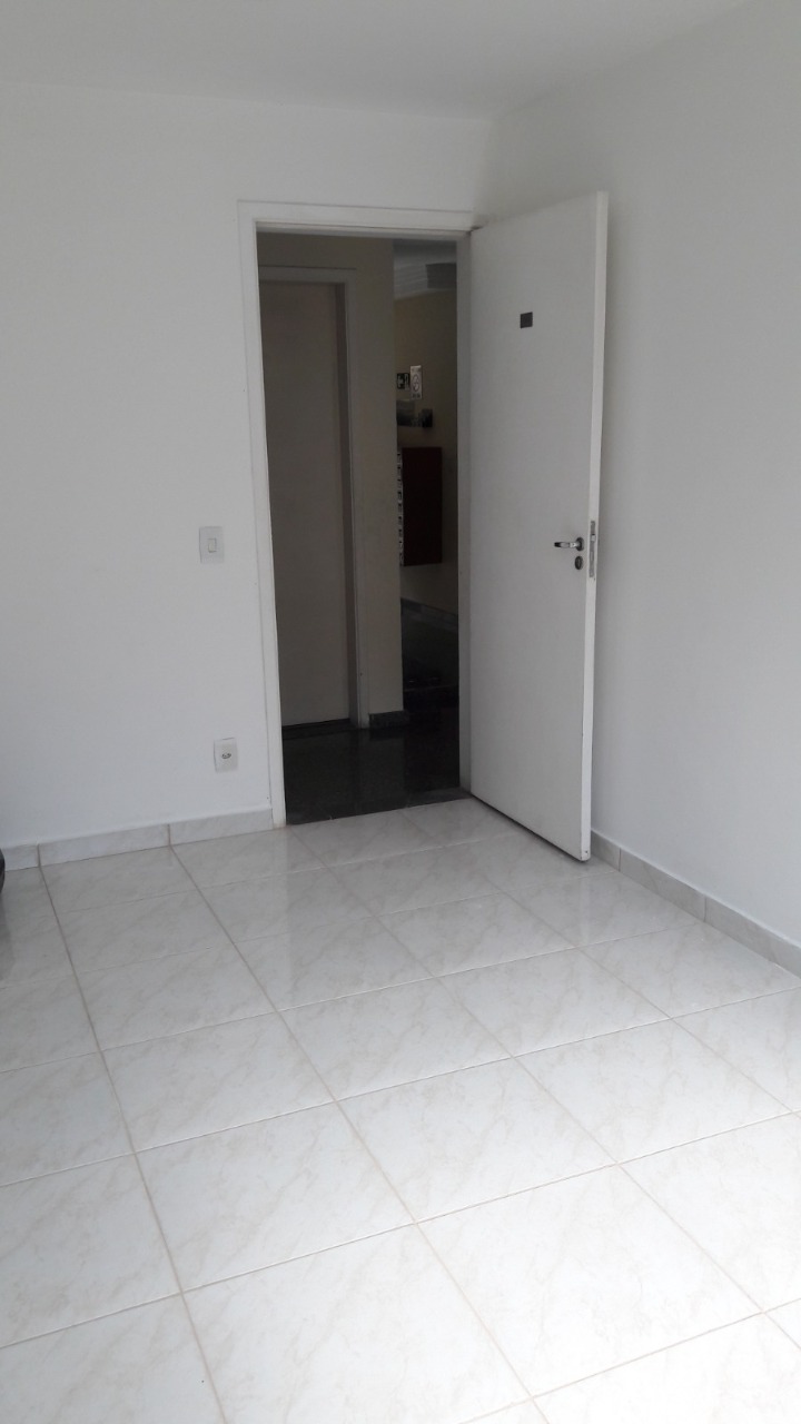 Apartamento à venda com 1 quarto, 40m² - Foto 1