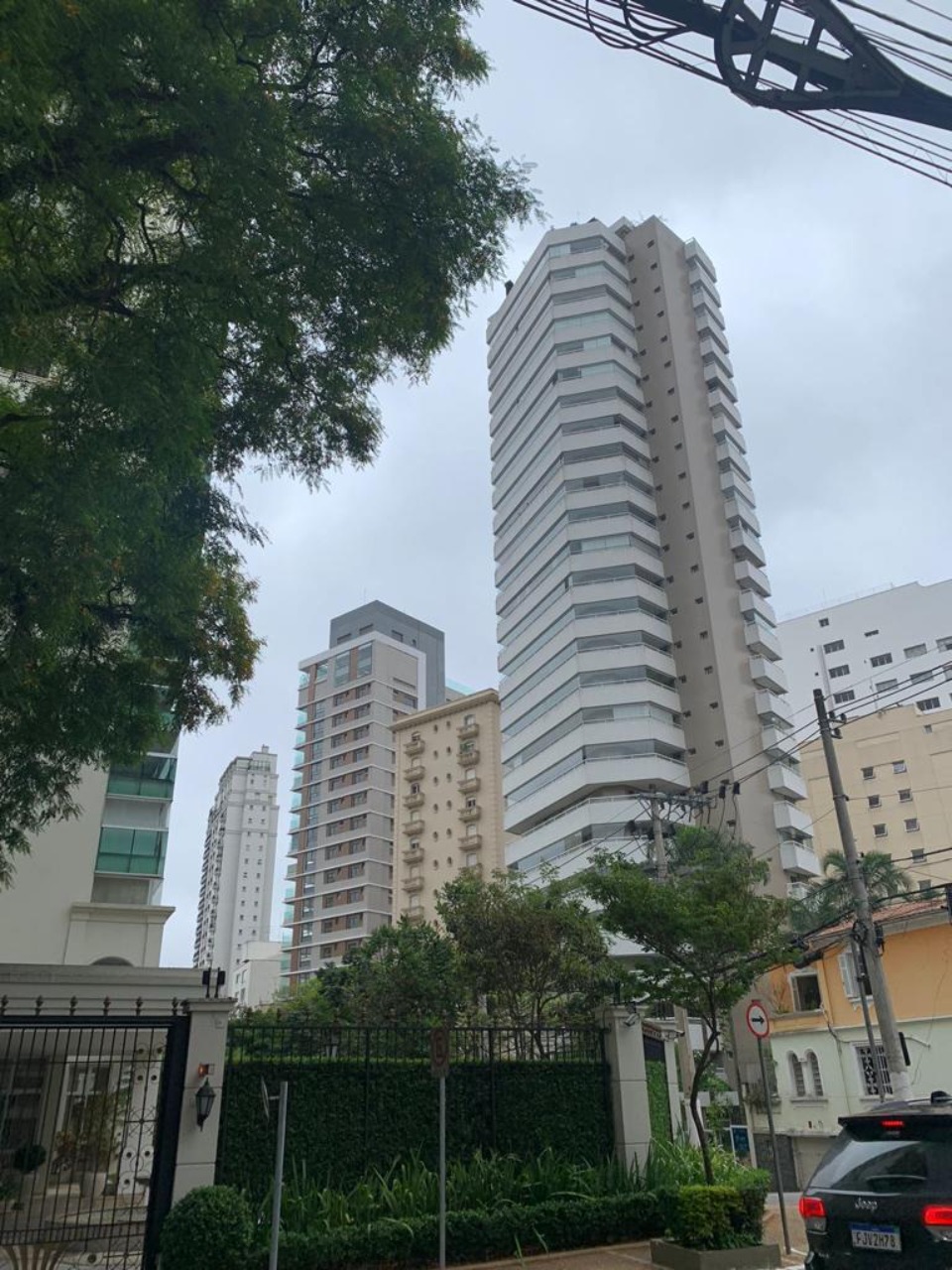 Apartamento à venda com 5 quartos, 307m² - Foto 1