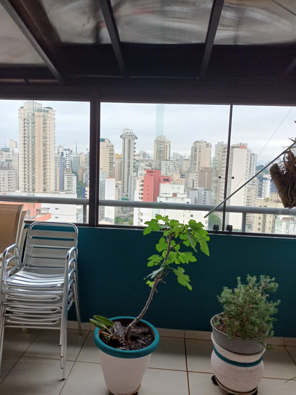 Apartamento à venda com 3 quartos, 132m² - Foto 2