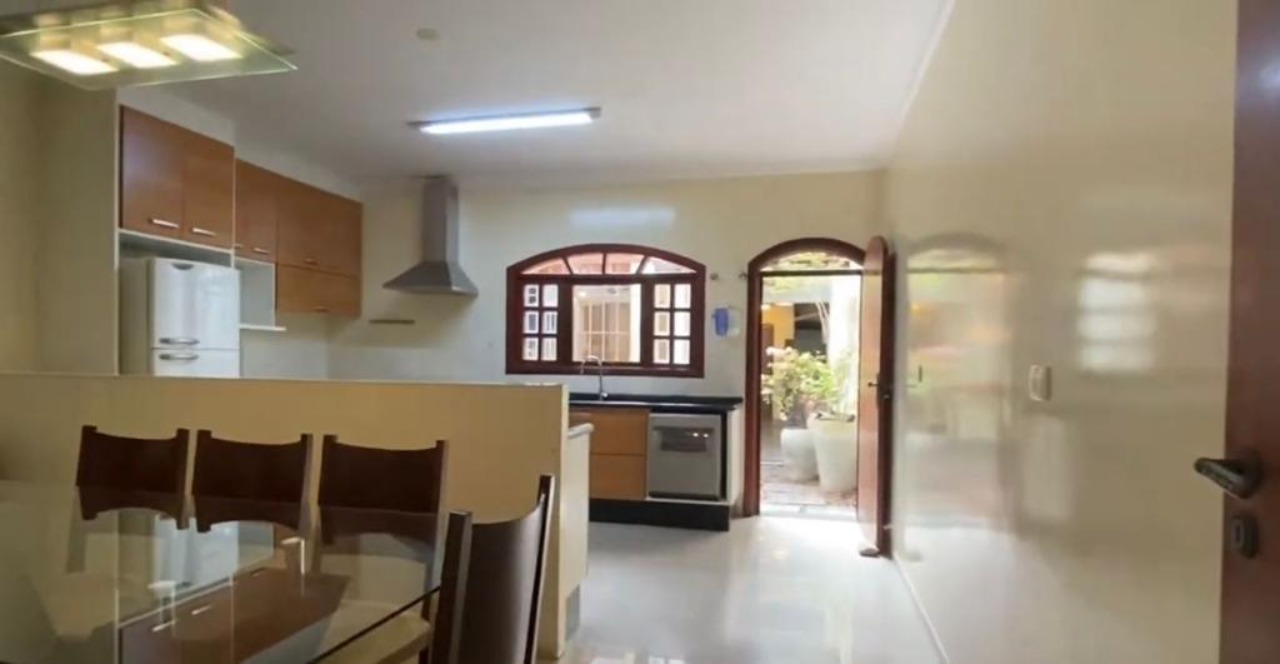 Casa à venda com 3 quartos, 136m² - Foto 3