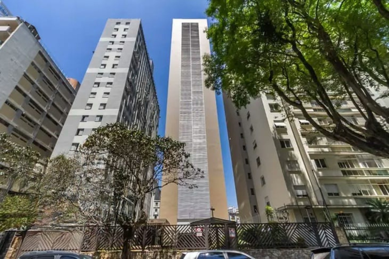 Apartamento à venda com 3 quartos, 170m² - Foto 1