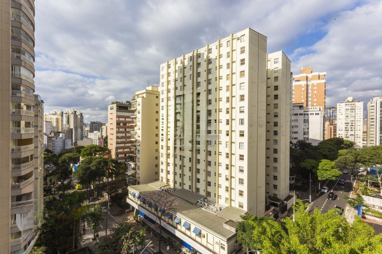 Apartamento à venda com 3 quartos, 150m² - Foto 3