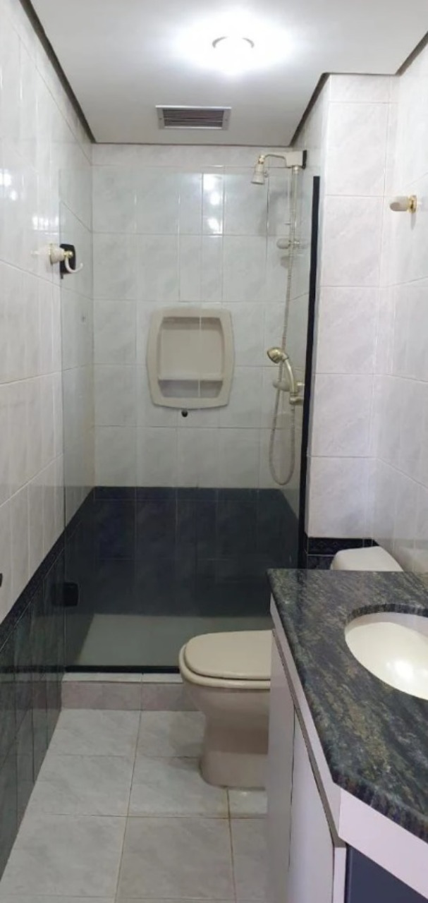 Apartamento à venda com 3 quartos, 74m² - Foto 2