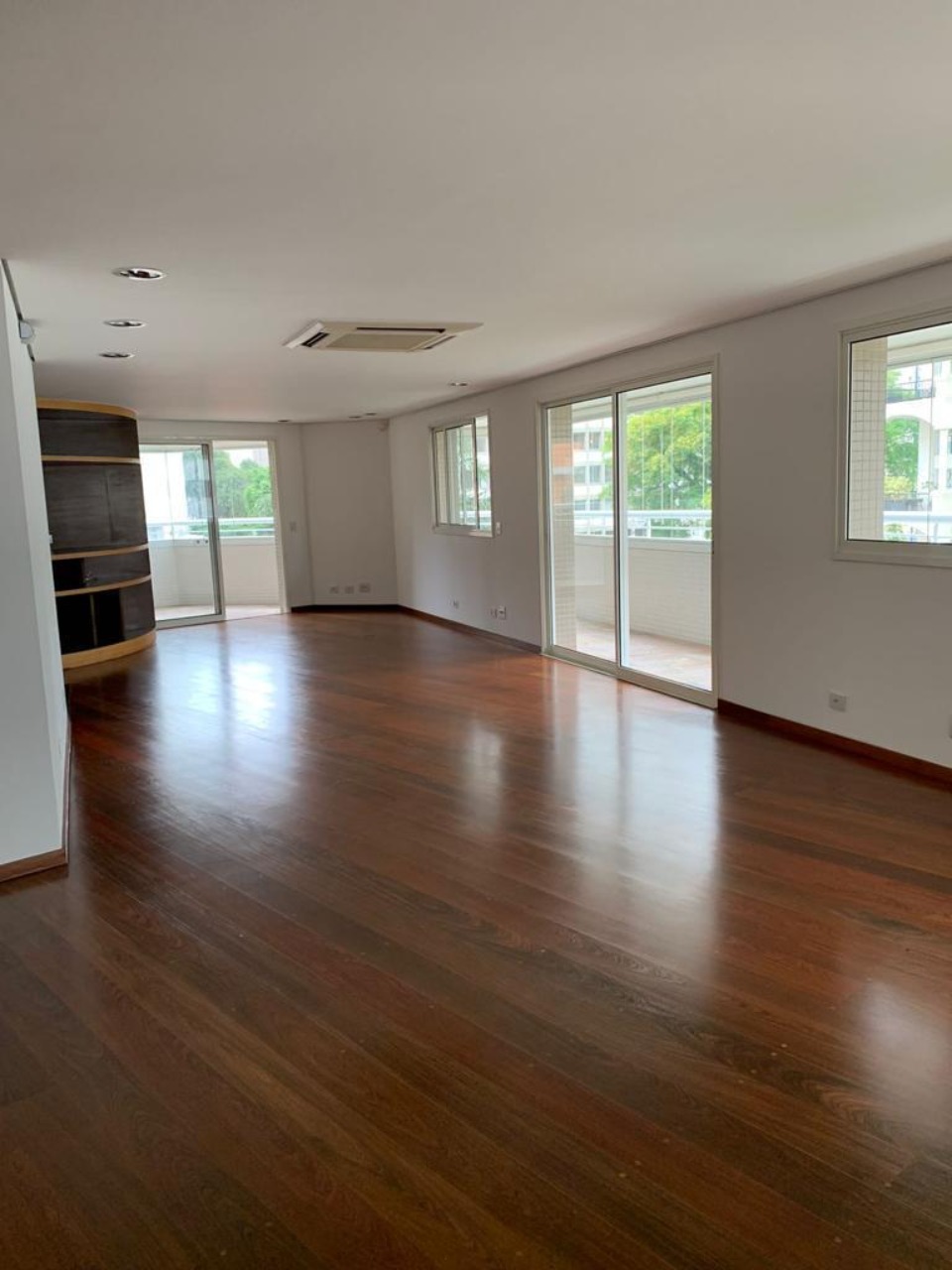 Apartamento à venda com 5 quartos, 307m² - Foto 4