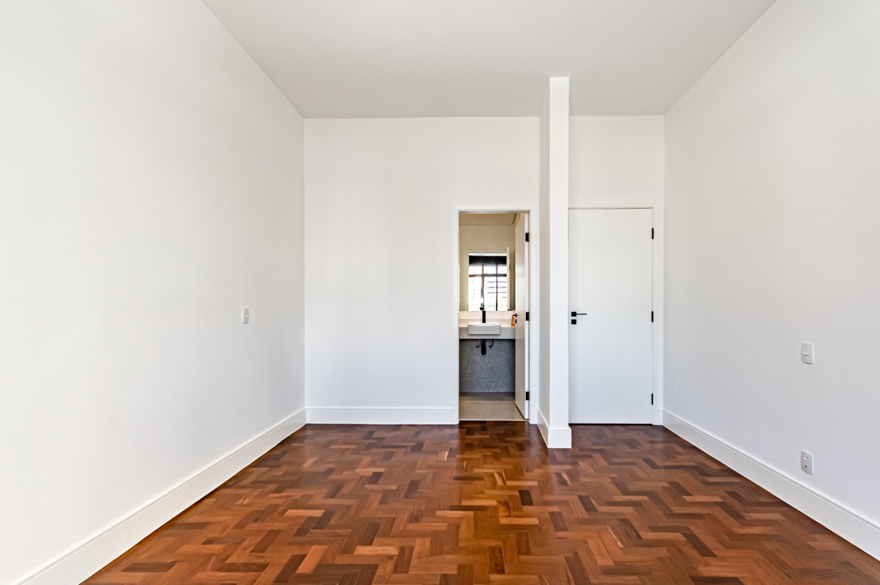 Apartamento à venda com 3 quartos, 212m² - Foto 10