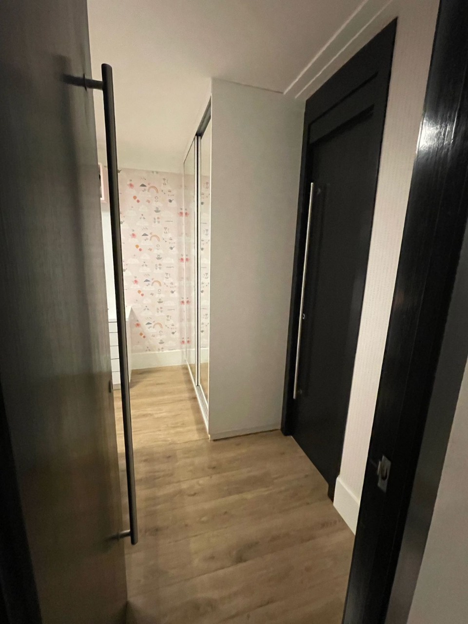 Apartamento à venda com 4 quartos, 247m² - Foto 2