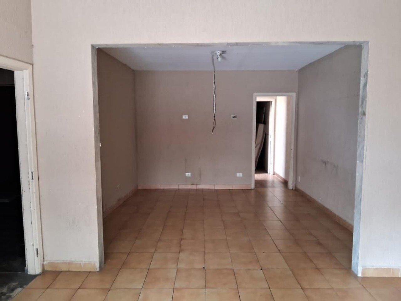 Casa à venda com 4 quartos, 200m² - Foto 2