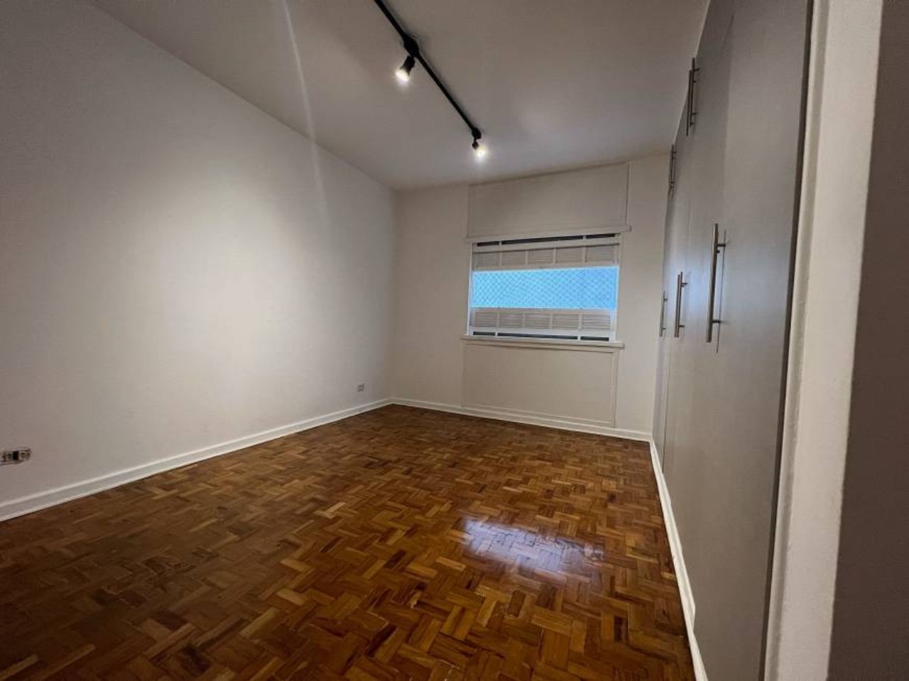 Apartamento à venda com 3 quartos, 160m² - Foto 17