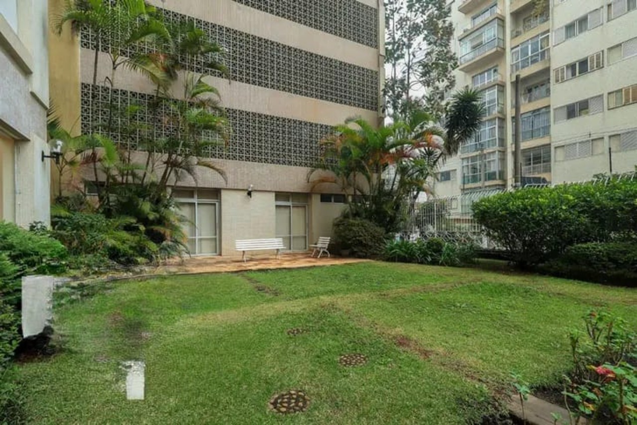 Apartamento à venda com 4 quartos, 306m² - Foto 1