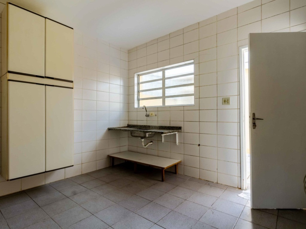 Casa à venda e aluguel com 2 quartos, 70m² - Foto 10