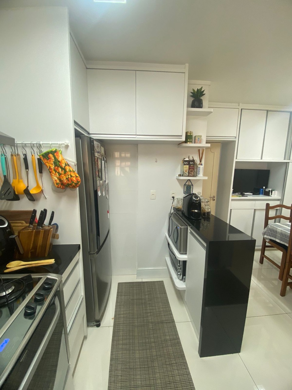 Apartamento à venda com 3 quartos, 140m² - Foto 3