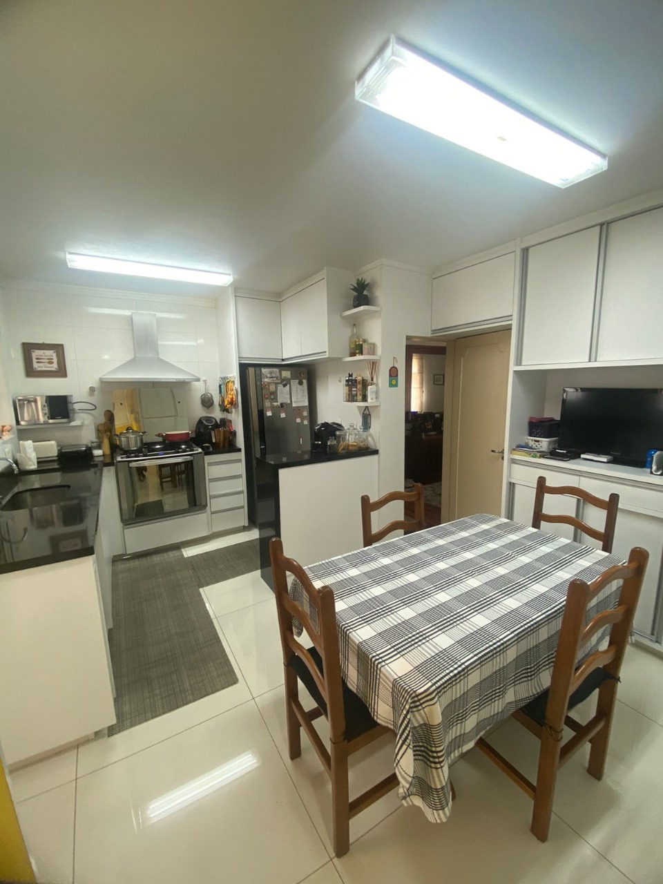 Apartamento à venda com 3 quartos, 140m² - Foto 8